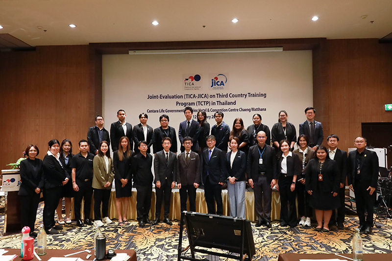 Group Photo among organizers, evaluation team from International Development Center of Japan and participants.