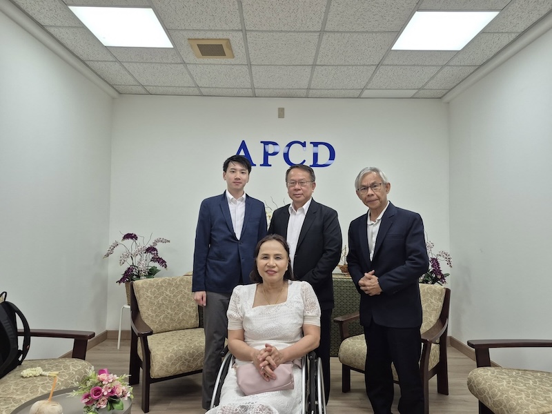 Group photo of Mr. KAMIESU Yuki, Mr. Piroon Laismit, Mr. Somchai Rungsilp, and Ms. Nongnuch Maytarjittipun