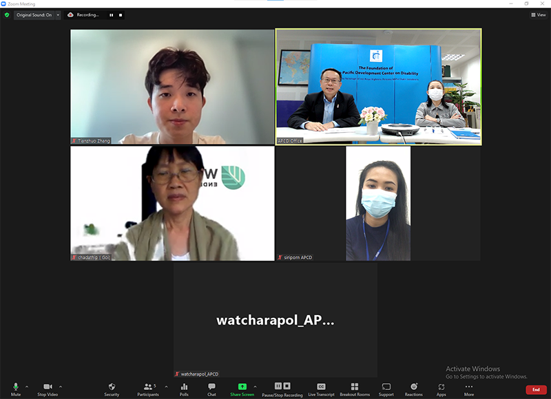 3. Mr. Piroon Laismit, Executive Director of APCD, made a farewell address and mentioned that APCD determines to promote internship program for the young people.