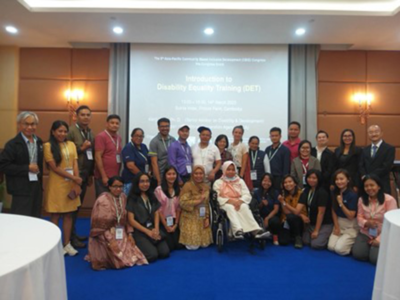 4. The atmosphere was electric as the beautiful group of participants and facilitator posed for a memorable photo, capturing the spirit of the day.