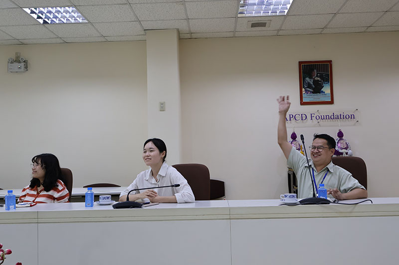 The atmosphere during the presentation and the Q&A session that followed. The attendees were very interactive and active learned and exchange with the intern’s presentation.