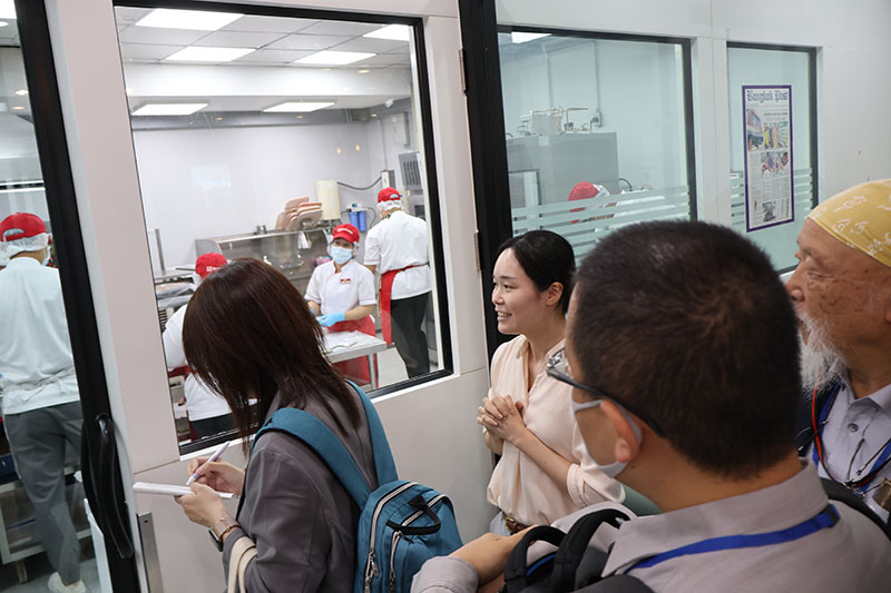 Delegates visited the “APCD 60+ Bakery & Chocolate Café and APCD 60+ Kitchen by CP project to observe disability-inclusive business initiatives in action and the study tour was led by Ms. Hiroko Itako, JOCV at APCD.