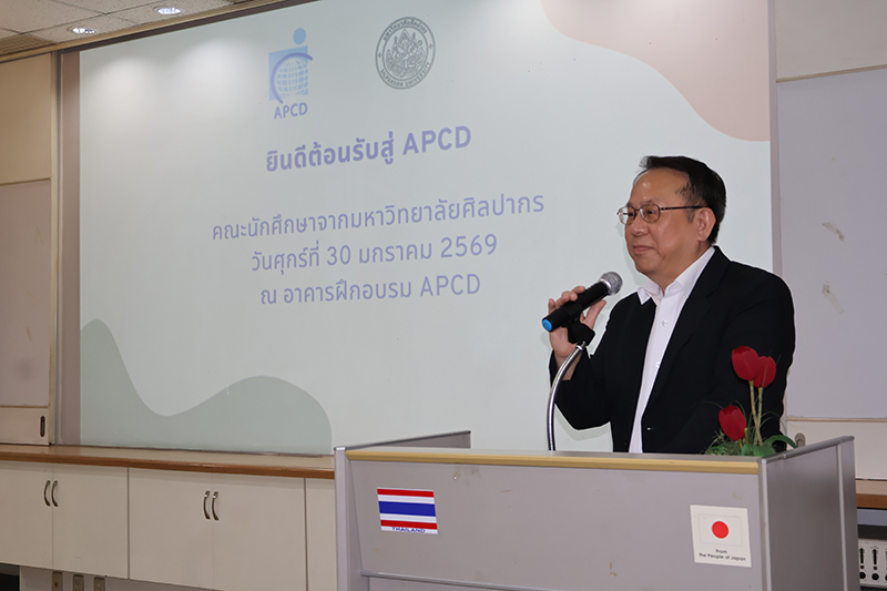 The welcoming speech made by the APCD Executive Director, Mr. Piroon Laismit.
