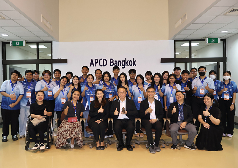 Group Photo of student, professors together with APCD Team