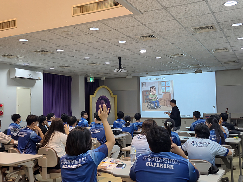 A lecture on disability-inclusive development and APCD approaches and short DET were presented by Mr. Watcharapol Chuengcharoen.