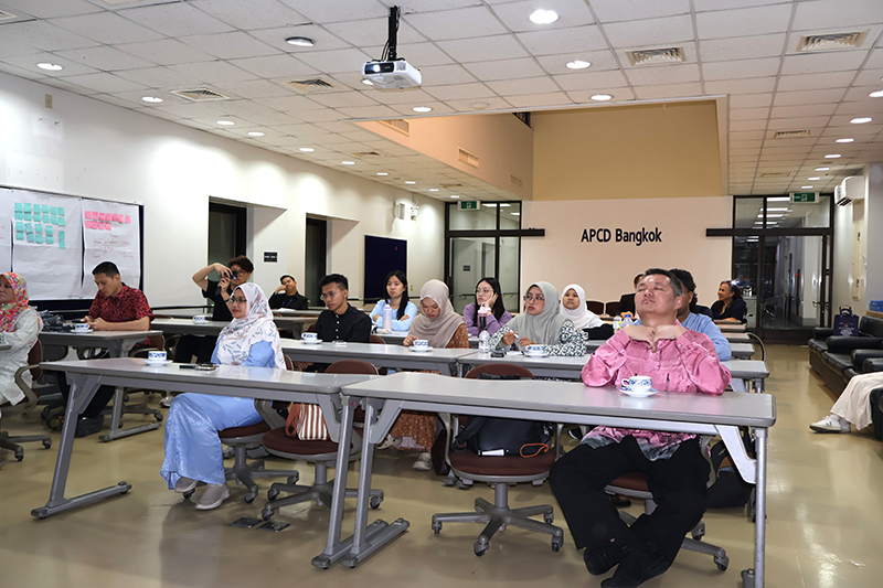 The delegations actively discuss APCD Good practices on 60+ plus bakery and chocolate Café