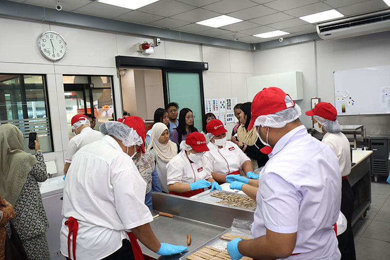 The delegations visited APCD Kitchen by CP and 60+ plus Bakery & Chocolate café which facilitated by Ms. Supaanong Panyasirimongkol 