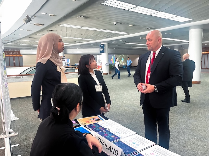 Executive staff from the Security Division of ESCAP visited the booth, where Ms. Supaanong Panyasirimongkol and Ms. Thorfan Dechachainimit, along with Ms. Prim Kaewpradab from DEP, facilitated the distribution of information.