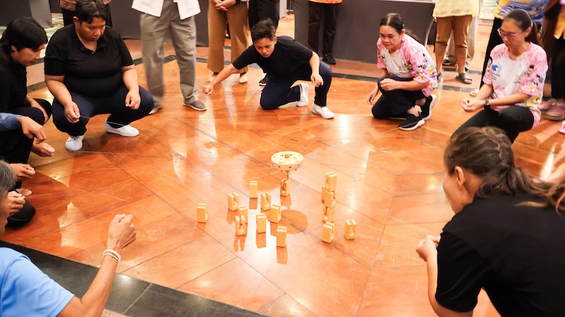 Picture 8: The participants participated a mini completion of Samspel.