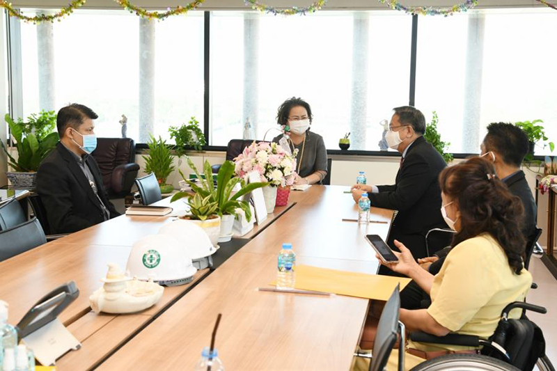 APCD manager team led by Mr. Piroon Laismit had a disccuion with with Ms. Pornpith Phetchareon and Mr. Samithichai Janpen, Director of Division of Agenda, Bureau of Parliamentary Proceedings, The Secretariat of the House of Representatives and seek a potential collaboration to open APCD 60+Plus Bakery & Chocolate Cafe at the House of Representatives.