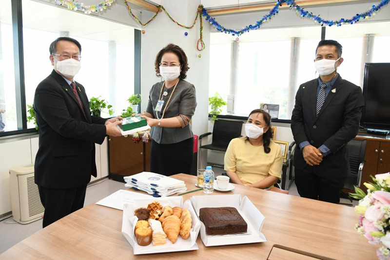 APCD gave 60+Plus products for greetings of new year 2021 to Ms. Pornpith.