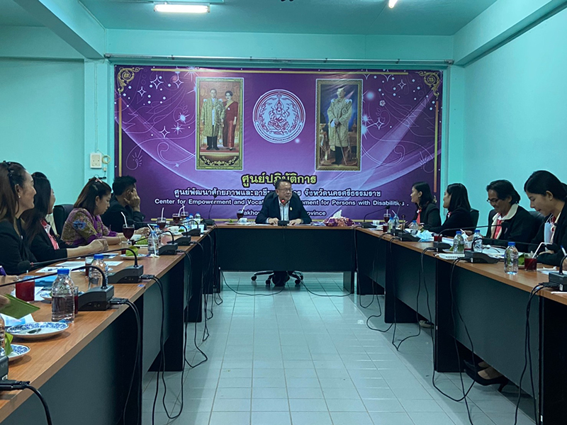 2. Mr. Piroon Laismit, a main resource person, conducted a knowledge sharing and exchanged ideas in the area of Disability Inclusive Business (DIB) and Convention on the Rights of Persons with Disabilities (CRPD): Article 27-Work and Employment promotion.