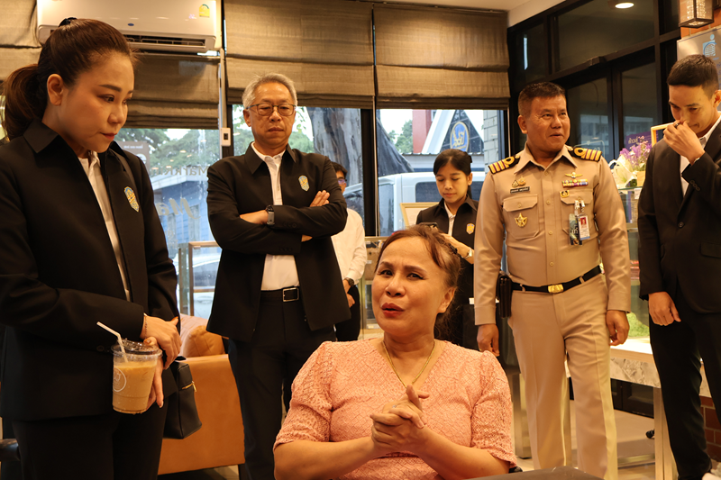 Visit to APCD 60+ Bakery & Chocolate Café to observe persons with disabilities at work.