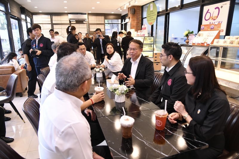Meeting in the 60+ Cafe