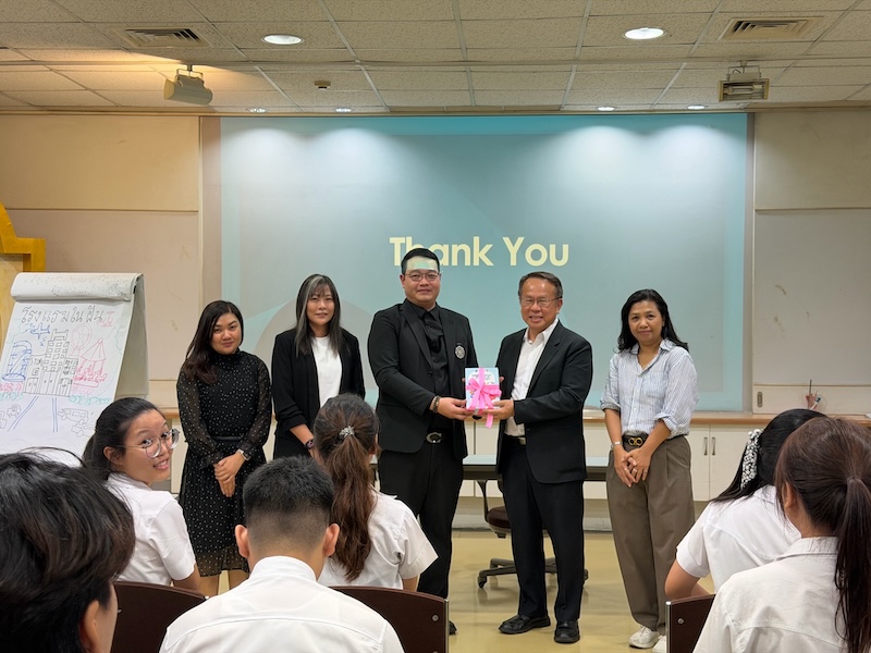 Group photo of  Dr. Jiraphat Sirirak, Dr. Aporn Sa-ard-iam, Dr. Nawinda Upanan, Mr. Piroon Laismit, and Ms. Wilailekha Somprach