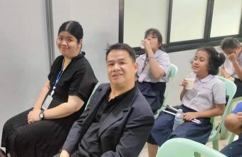 นายวัชรพล จึงเจริญ และนางสาวศุภอนงค์ ปัญญาสิริมงคล เข้าร่วมงานรำลึกอาจารย์มณเฑียร บุญตัน